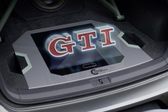 World premiere: An interplay of light and lightness – a hologram in the GTI